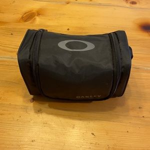 Oakley snowboarding goggles